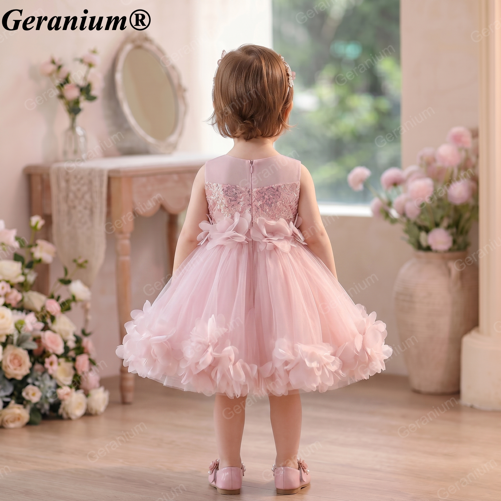 Geranium Pink Sequin Tulle Birthday Dress with 3D Floral Petals – KD-51 Image secondaire du produit