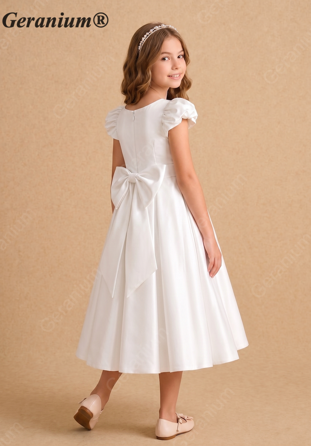 Geranium Satin First Communion & Flower Girl Dress with Bow Back – KD-223J Image secondaire du produit