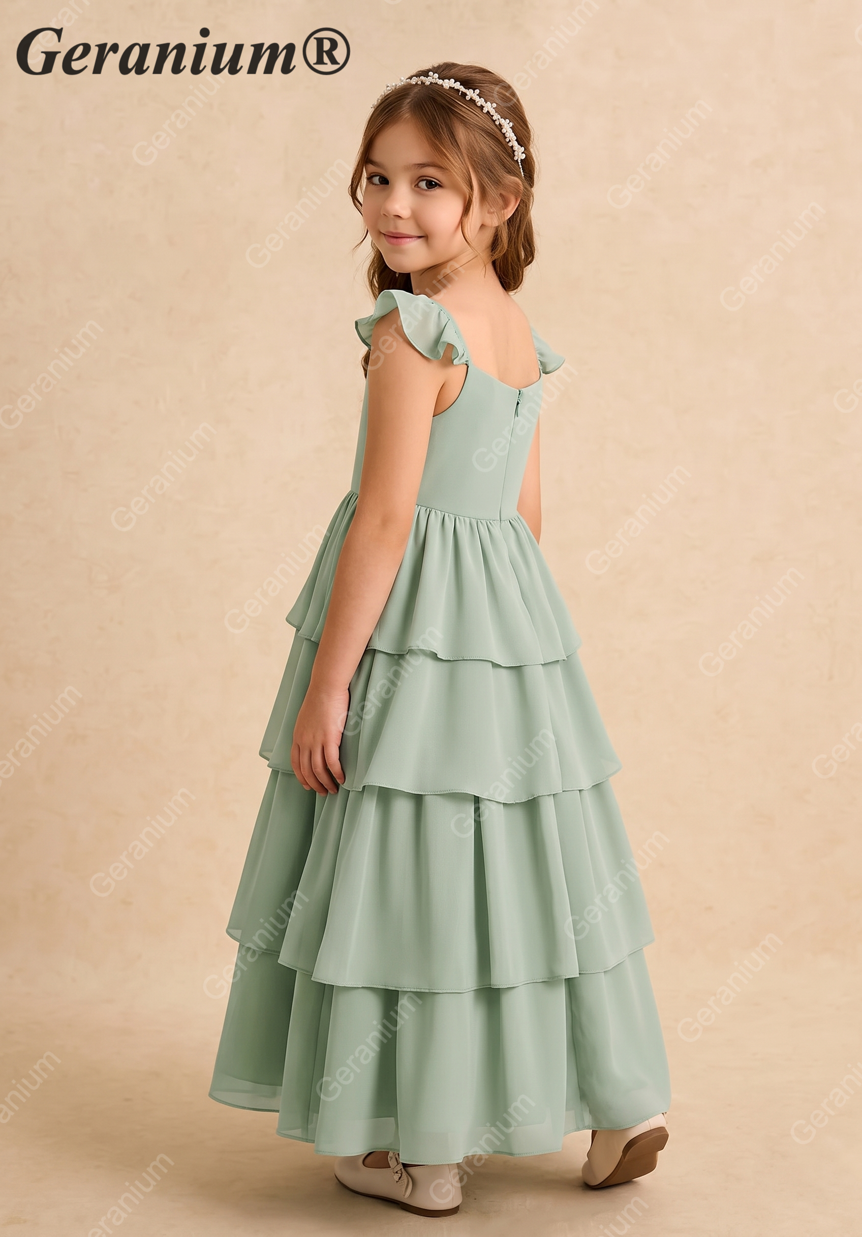 Geranium Sage Green Tiered Chiffon Flower Girl Dress with Flutter Sleeves – KD-217 Image secondaire du produit