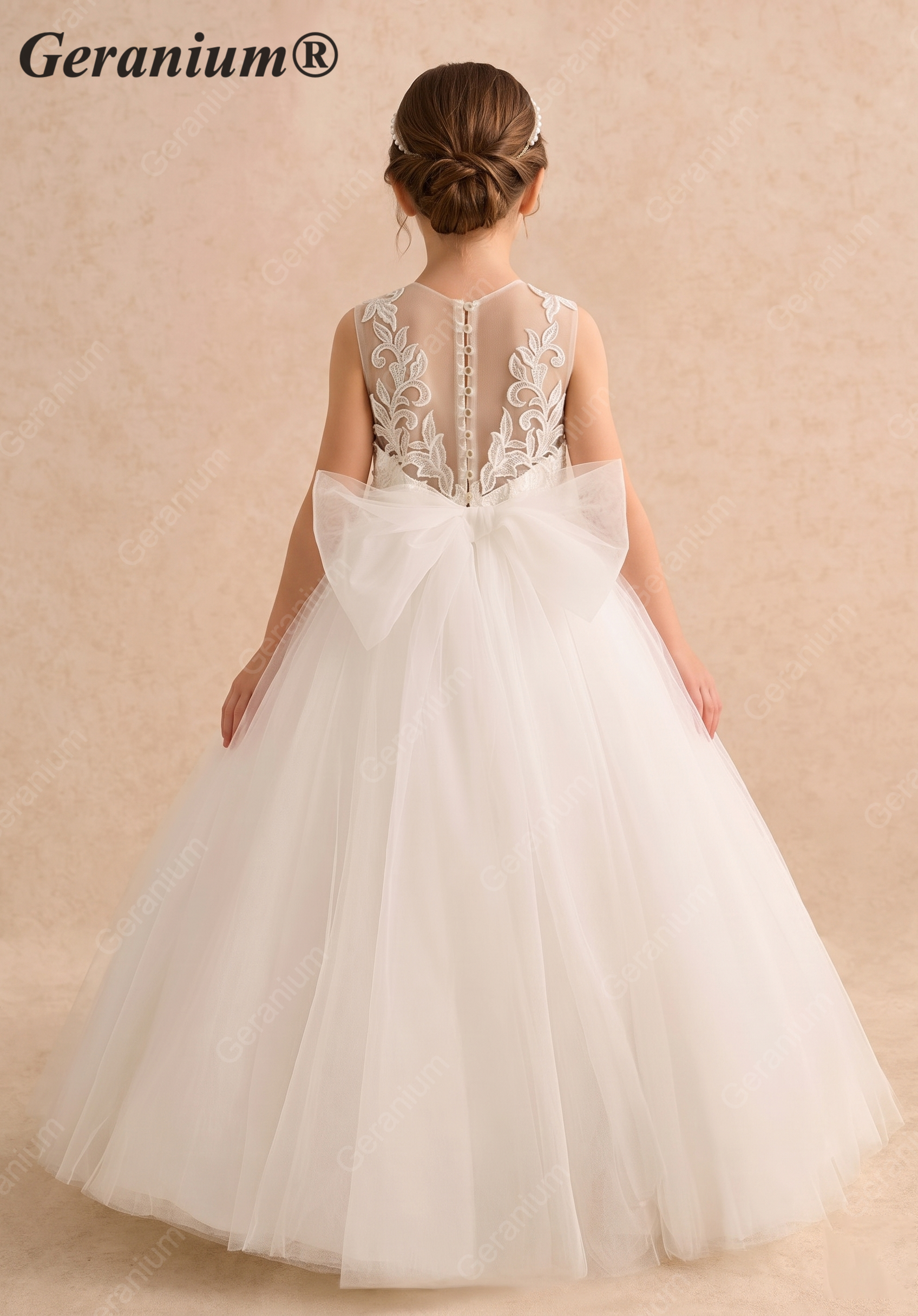 Geranium Elegant Floor-Length White Tulle Ball Gown for Girls with Sequin Appliques KD-236