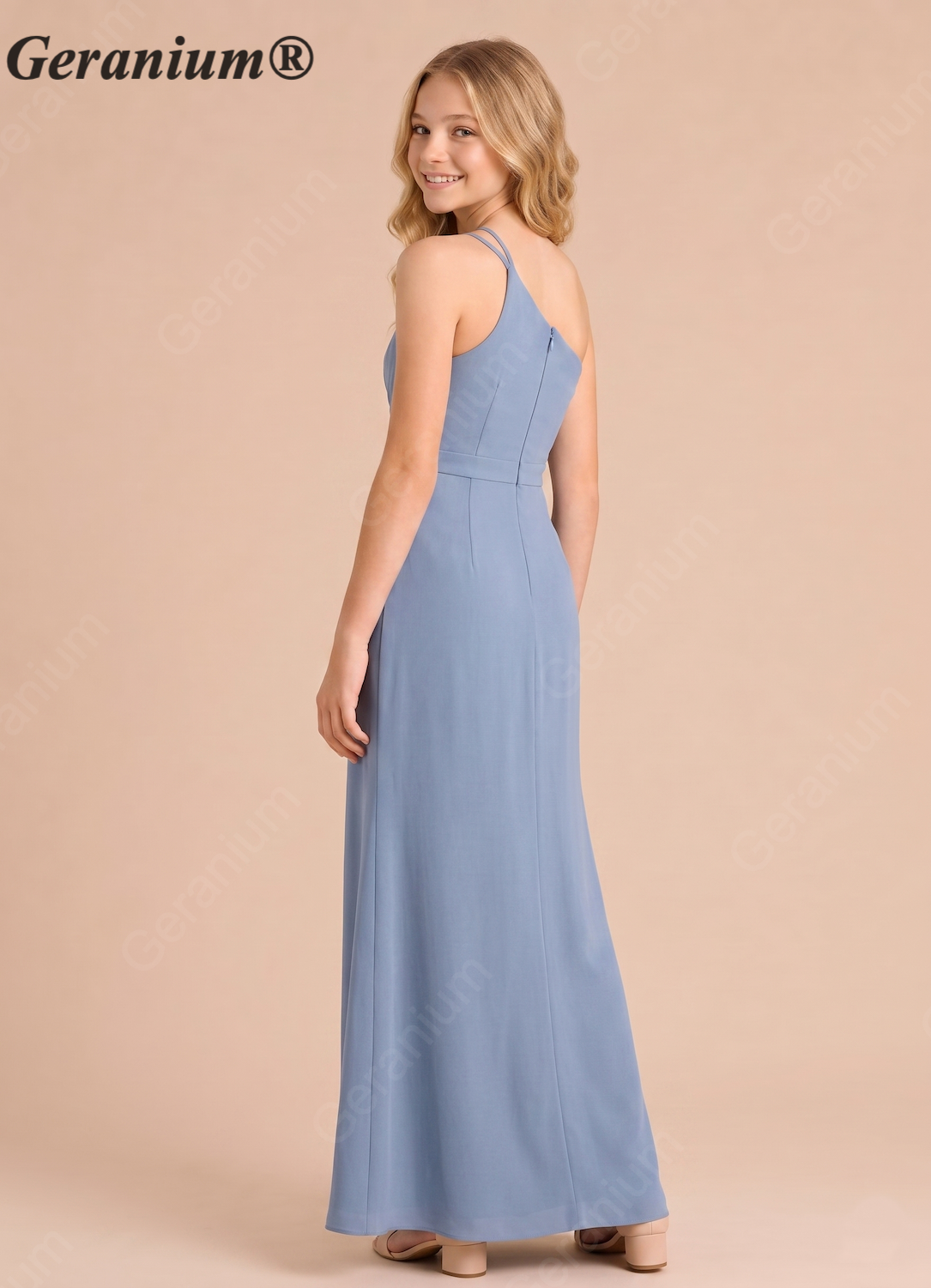 Geranium One-Shoulder Chiffon Junior Bridesmaid Dress with Ruched Waist & Slit – KD-102 Immagine secondaria del prodotto