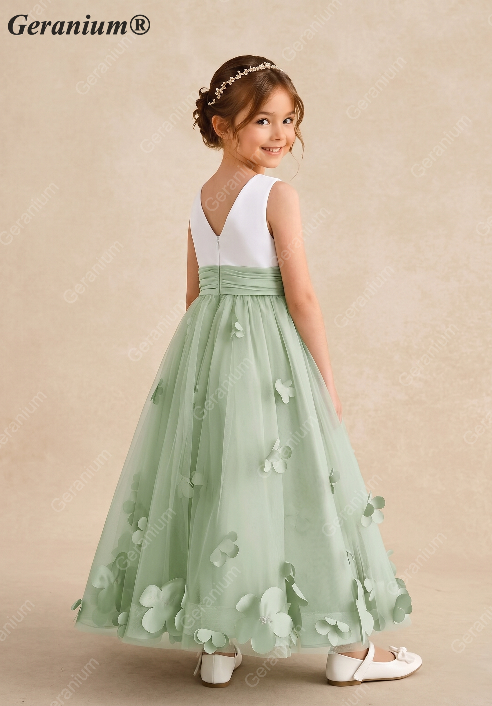Geranium White & Sage Green 3D Floral Tulle Flower Girl Dress – KD-187 Image secondaire du produit