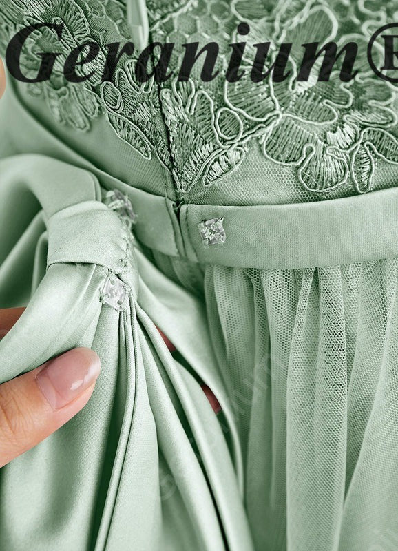 Geranium Elegant Sage Green Flower Girl Dress - Lace Applique V-Neck Tulle Ball Gown with Detachable Big Bow KD-221