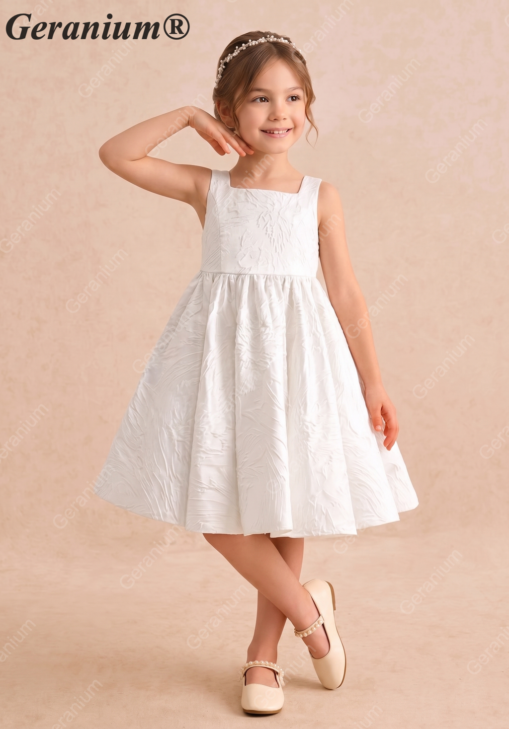 Geranium Elegant Heart Back Flower Girl Dress - Textured Jacquard A-Line Party Gown for Kids KD-235