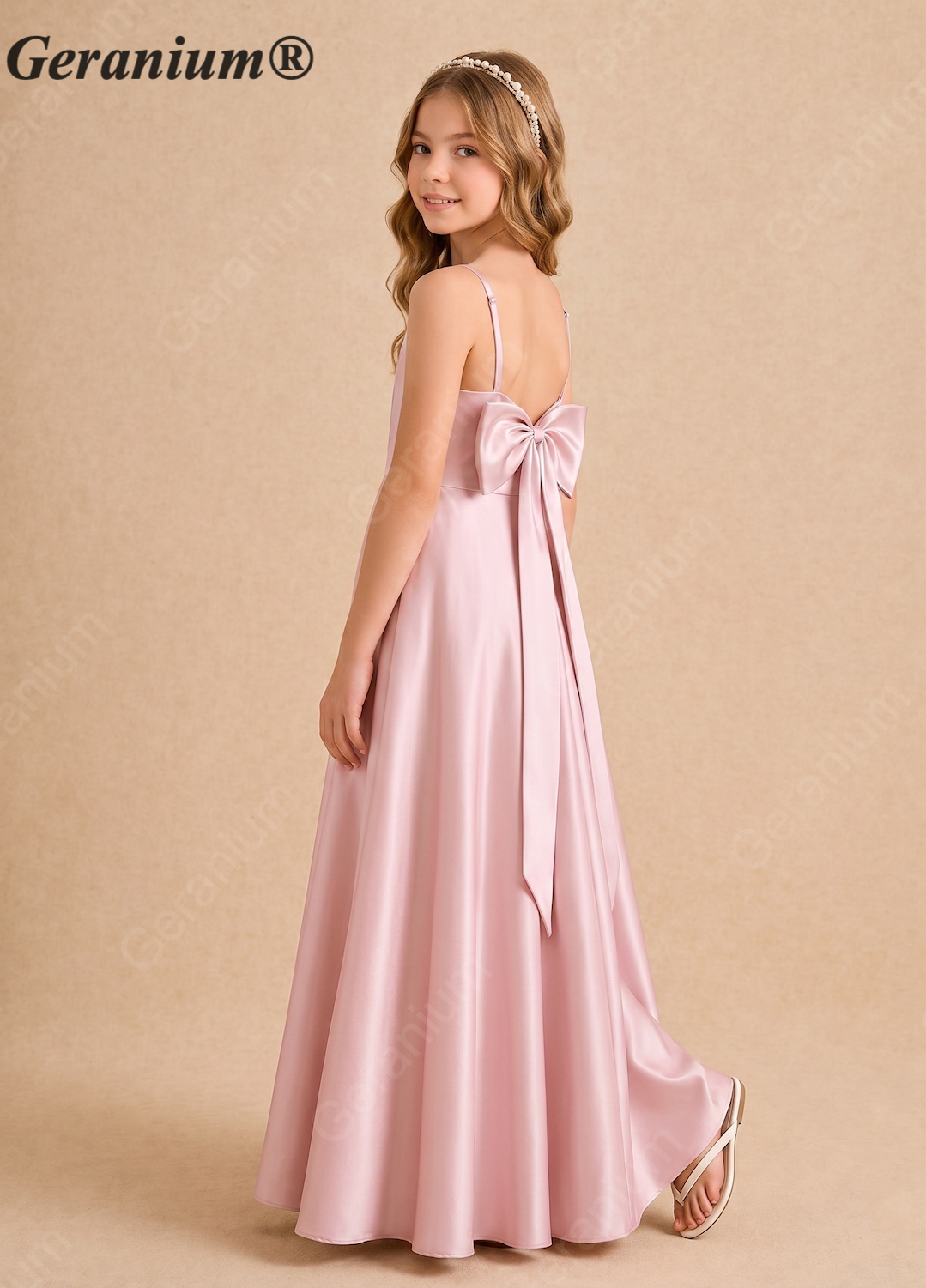 Geranium Satin Spaghetti Strap Junior Bridesmaid Dress with Back Bow – KD-215J Image secondaire du produit