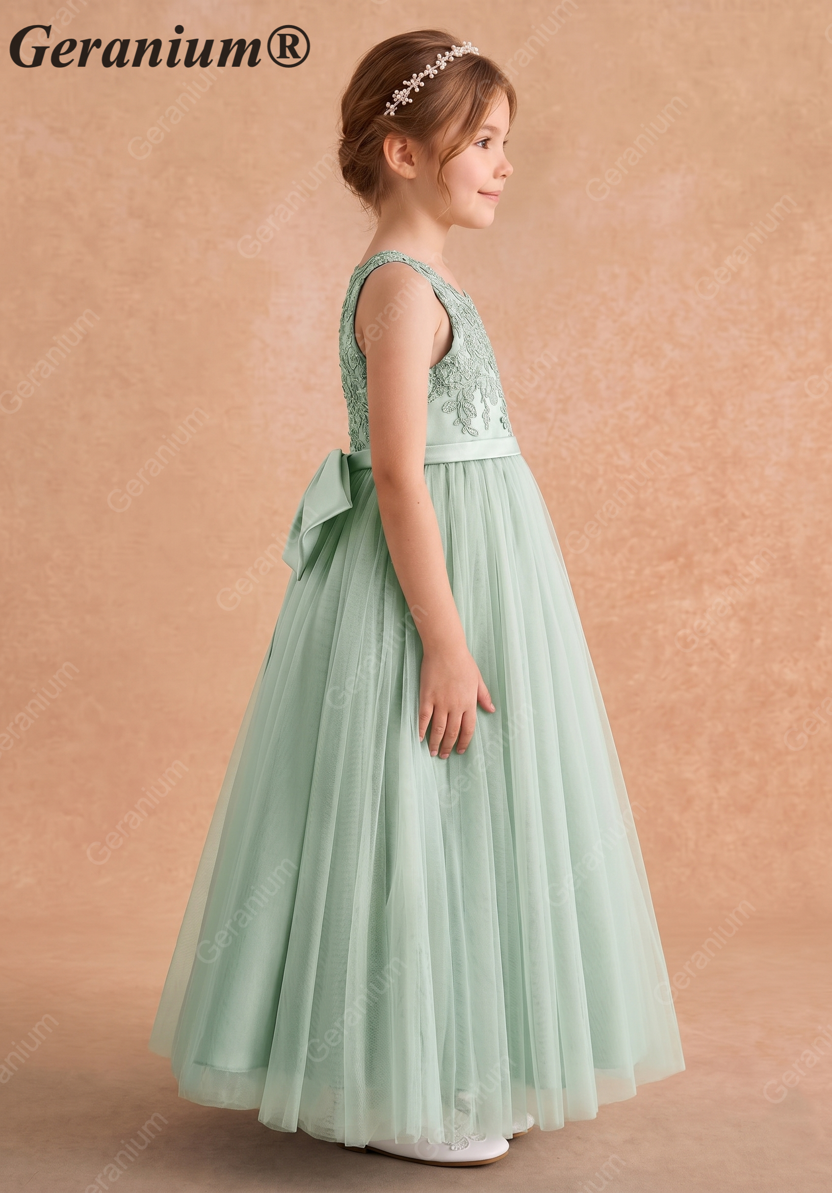 Geranium Elegant Sage Green Flower Girl Dress - Lace Applique V-Neck Tulle Ball Gown with Detachable Big Bow KD-221