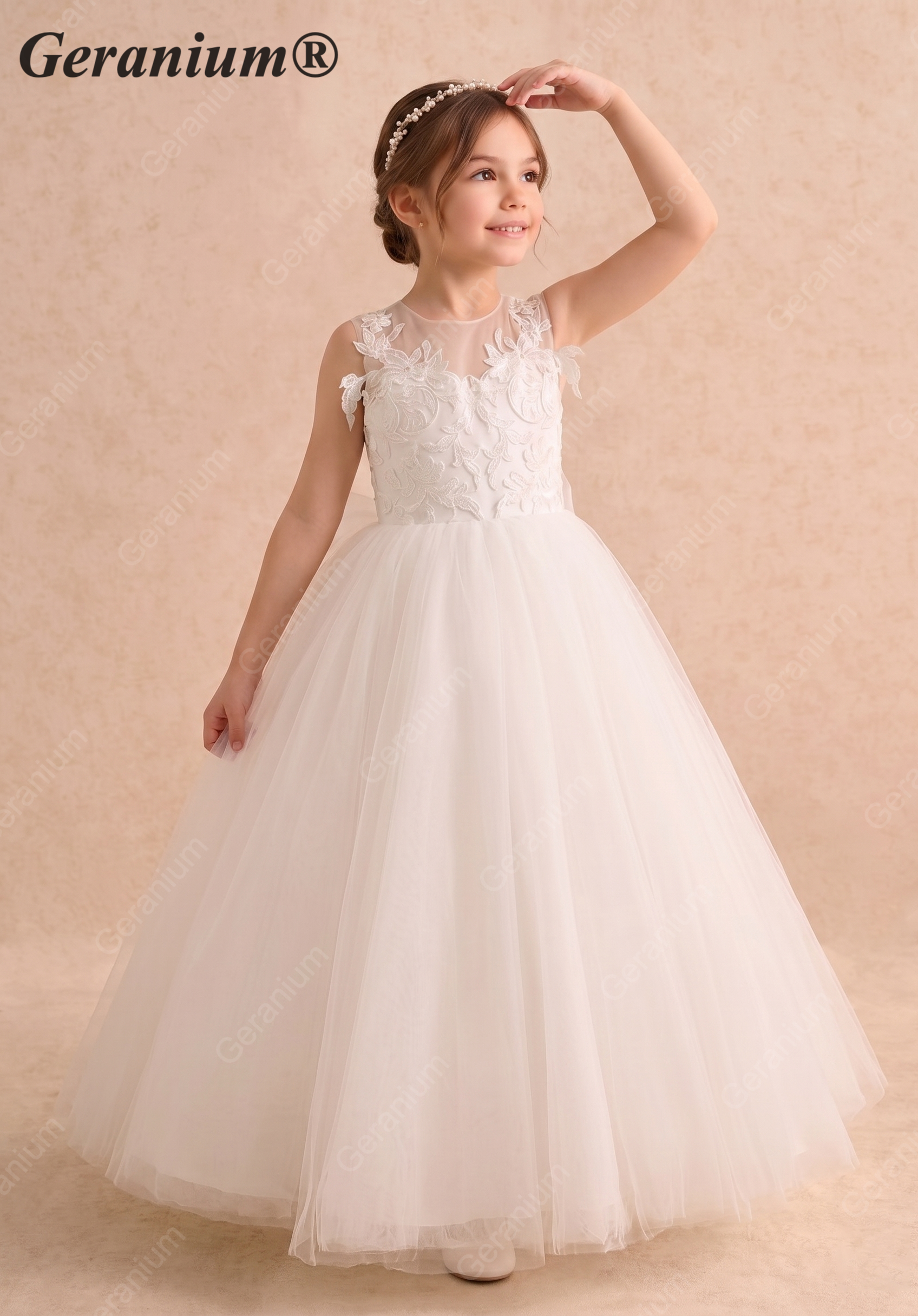 Geranium Elegant Floor-Length White Tulle Ball Gown for Girls with Sequin Appliques KD-236 Main image